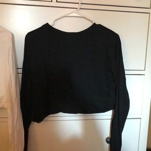 SET of black and white long sleeve crop tops